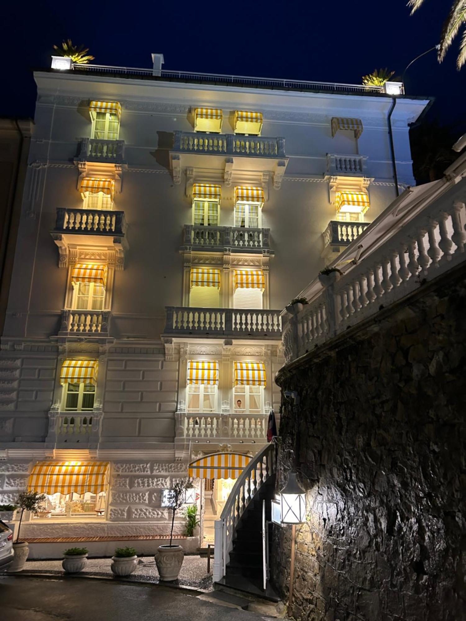 Hotel Helvetia Sestri Levante Exteriör bild